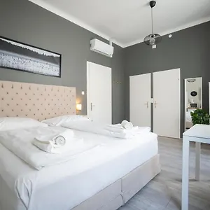 bright-cozy-central-and-cute-studio-in.vienna-besthotels.com/